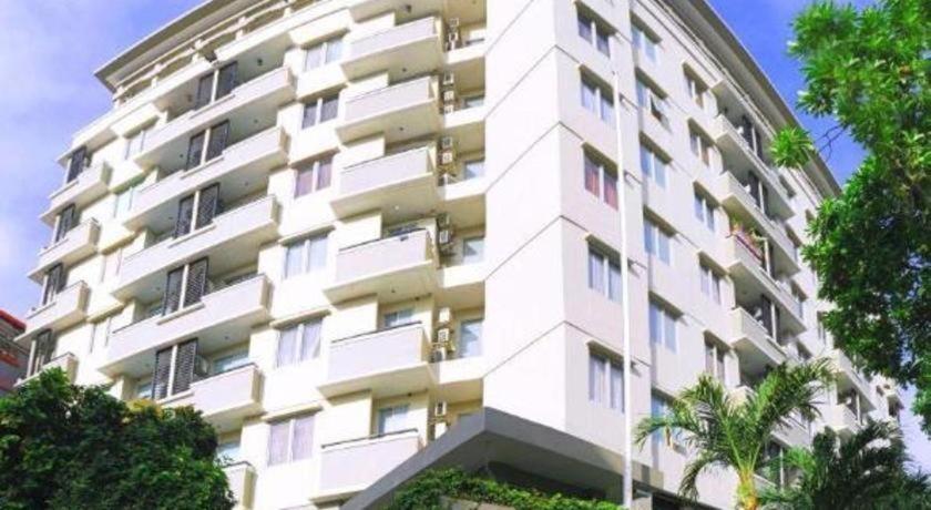 Hotel Golden Sky Pluit Jakarta Exterior foto