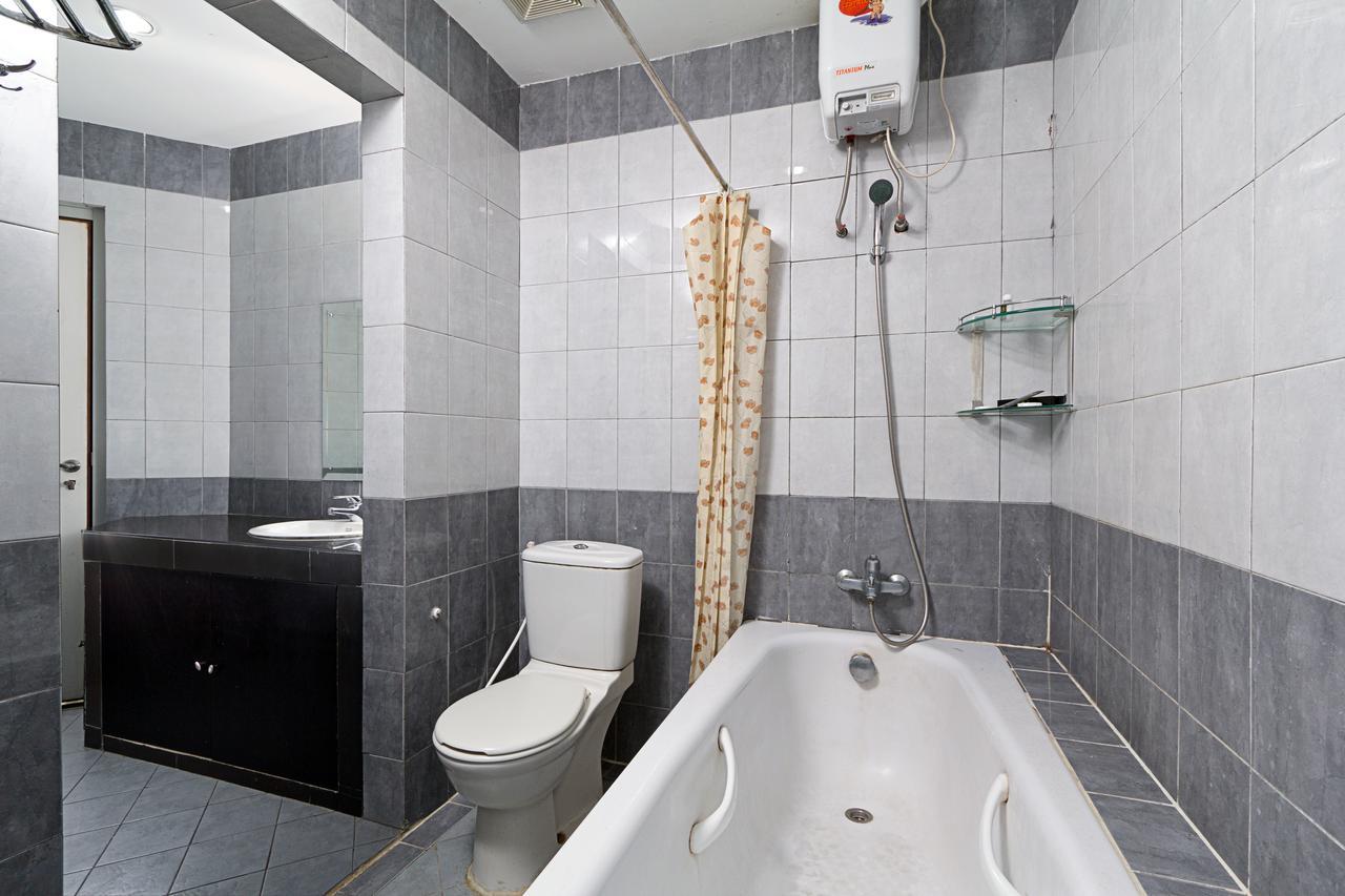 Hotel Golden Sky Pluit Jakarta Exterior foto